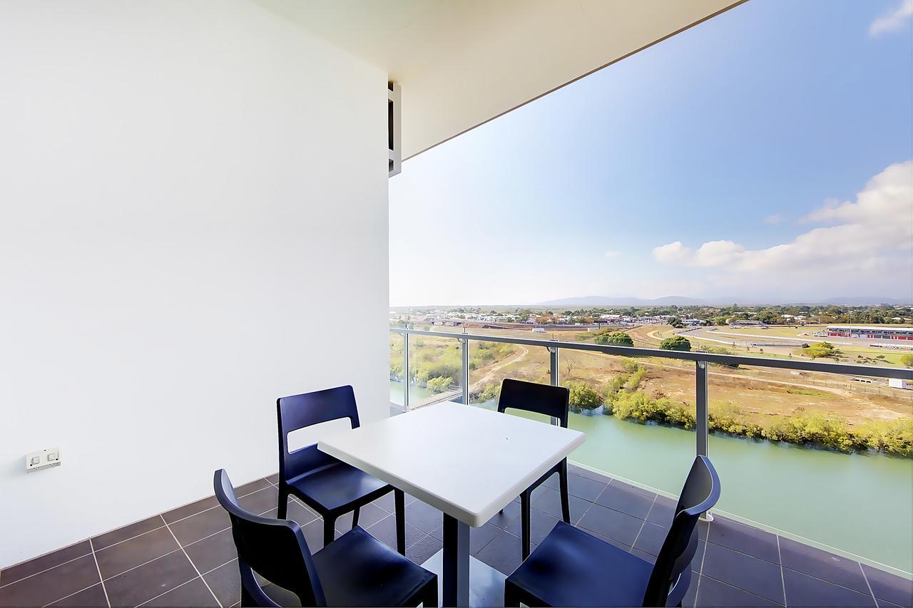 Central Holborn Apartments Townsville Esterno foto